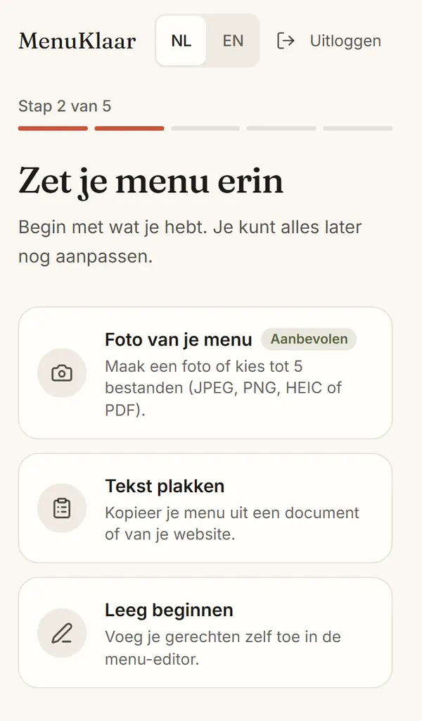 De stap Zet je menu erin op een telefoon: kies een foto, een pdf of geplakte tekst.
